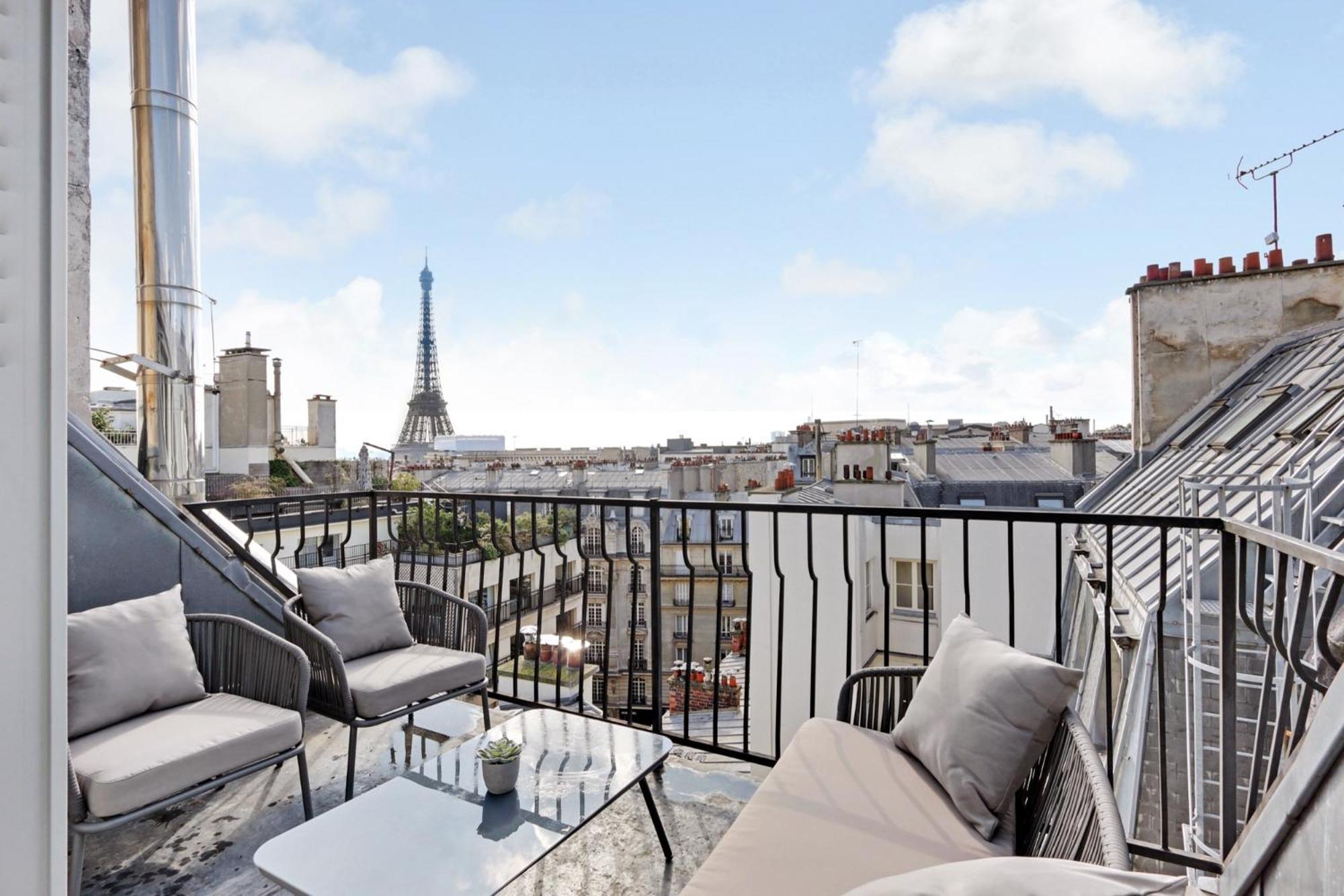 Eiffel Tower View * Parigi
