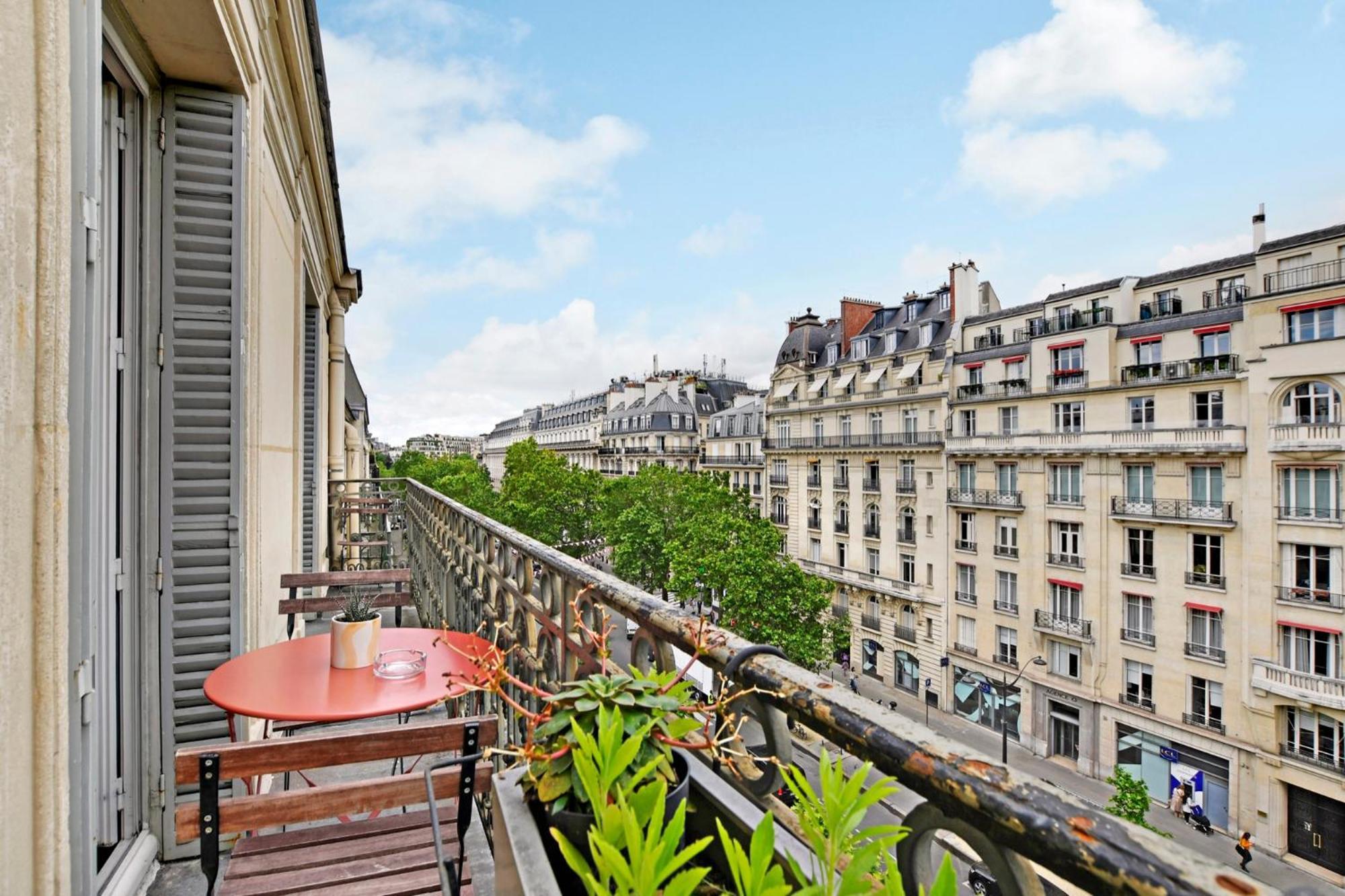 Eiffel Tower View * Parigi