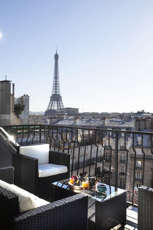 Eiffel Tower View * Parigi