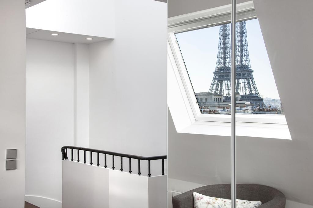Eiffel Tower View Parigi